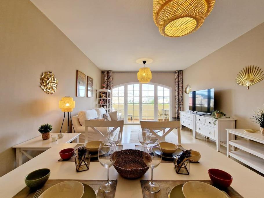 Royal Golf View: 2Br, Pools & Ac Leilighet Sitio de Calahonda Eksteriør bilde