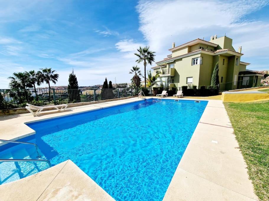 Royal Golf View: 2Br, Pools & Ac Leilighet Sitio de Calahonda Eksteriør bilde