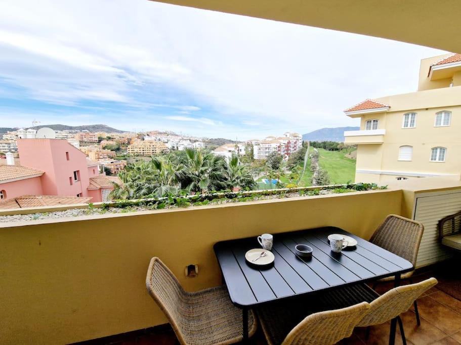 Royal Golf View: 2Br, Pools & Ac Leilighet Sitio de Calahonda Eksteriør bilde