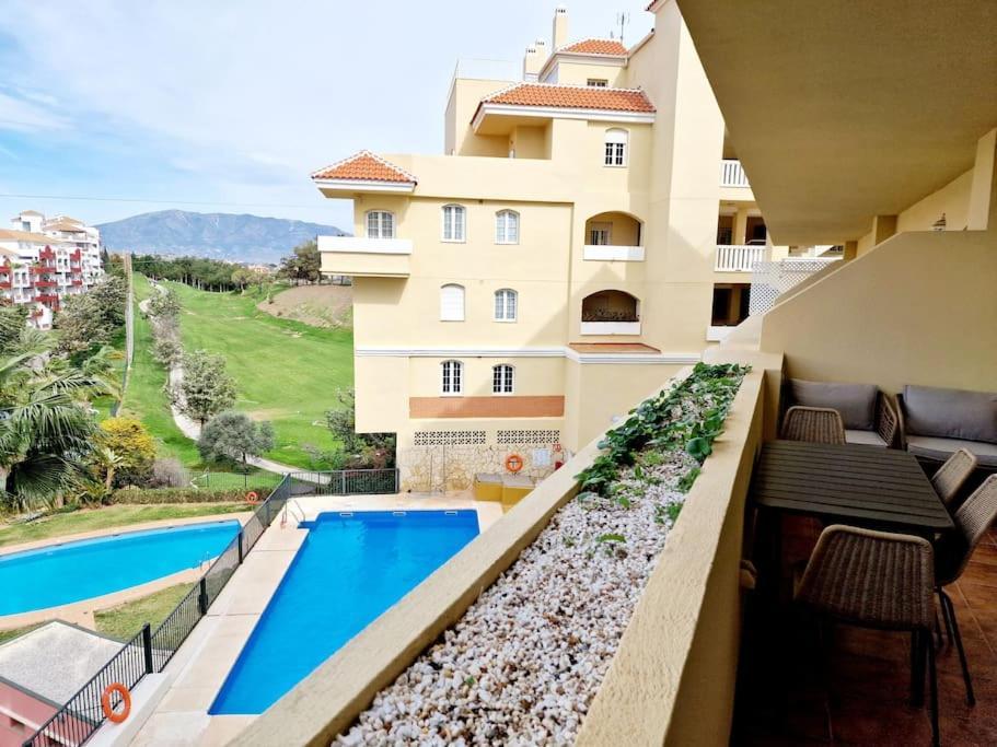 Royal Golf View: 2Br, Pools & Ac Leilighet Sitio de Calahonda Eksteriør bilde