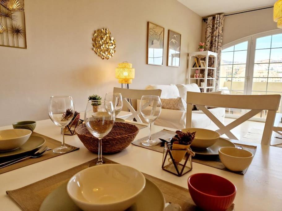 Royal Golf View: 2Br, Pools & Ac Leilighet Sitio de Calahonda Eksteriør bilde