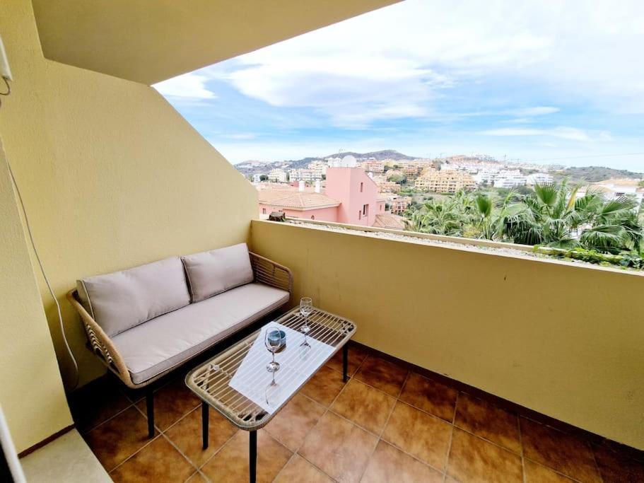 Royal Golf View: 2Br, Pools & Ac Leilighet Sitio de Calahonda Eksteriør bilde