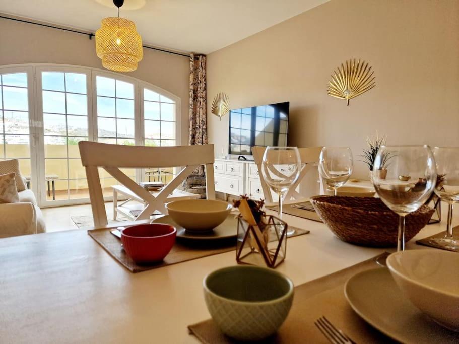 Royal Golf View: 2Br, Pools & Ac Leilighet Sitio de Calahonda Eksteriør bilde