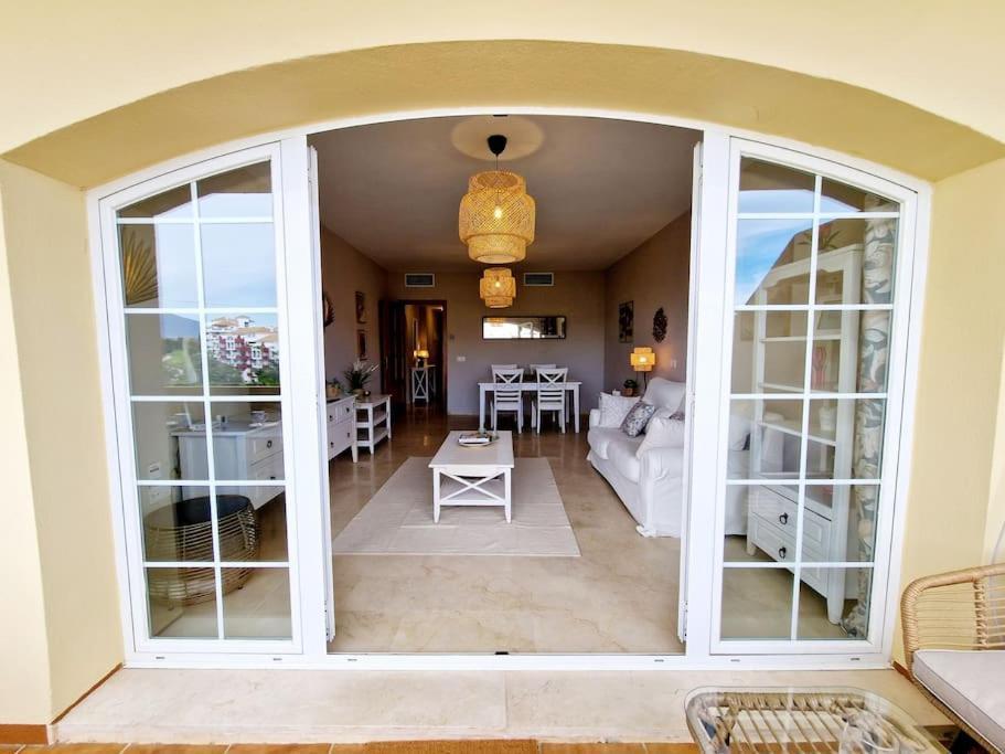 Royal Golf View: 2Br, Pools & Ac Leilighet Sitio de Calahonda Eksteriør bilde