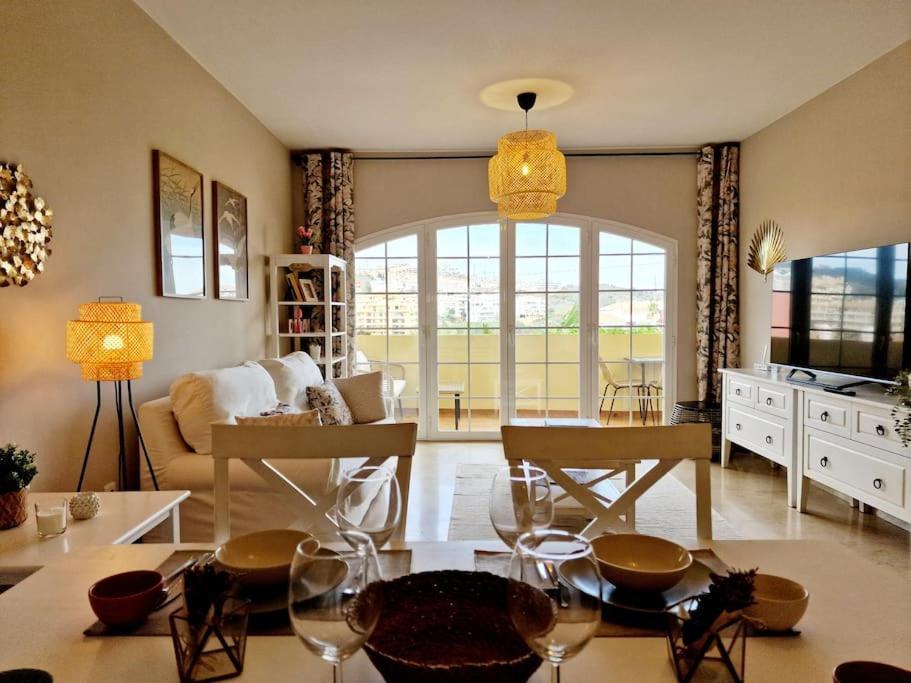Royal Golf View: 2Br, Pools & Ac Leilighet Sitio de Calahonda Eksteriør bilde