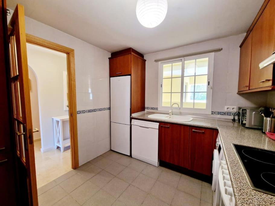 Royal Golf View: 2Br, Pools & Ac Leilighet Sitio de Calahonda Eksteriør bilde