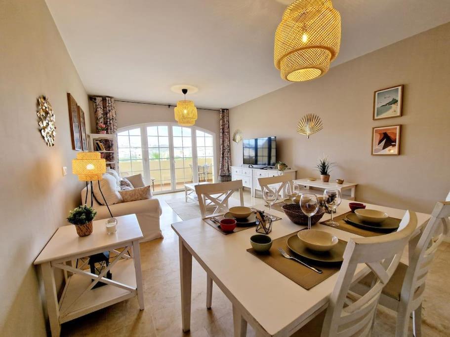 Royal Golf View: 2Br, Pools & Ac Leilighet Sitio de Calahonda Eksteriør bilde