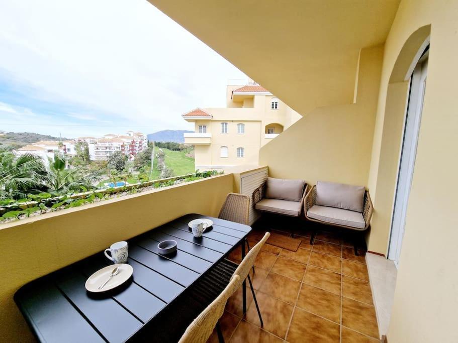 Royal Golf View: 2Br, Pools & Ac Leilighet Sitio de Calahonda Eksteriør bilde