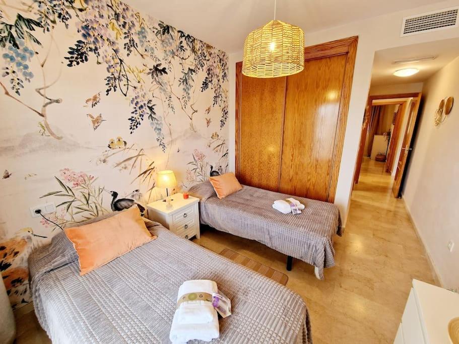 Royal Golf View: 2Br, Pools & Ac Leilighet Sitio de Calahonda Eksteriør bilde