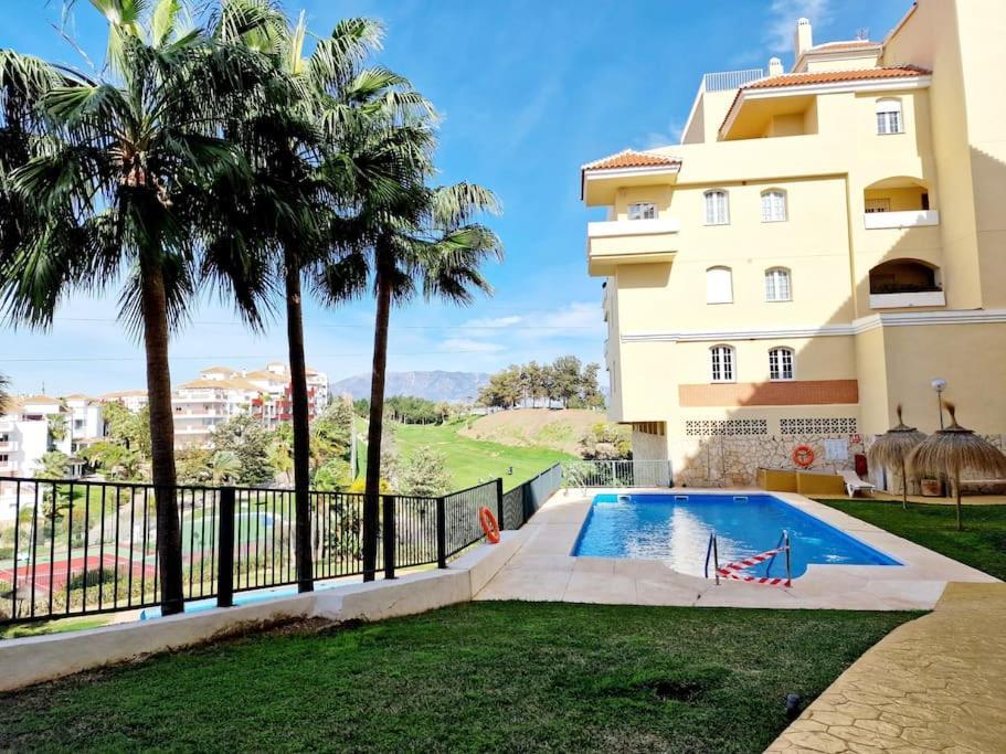 Royal Golf View: 2Br, Pools & Ac Leilighet Sitio de Calahonda Eksteriør bilde