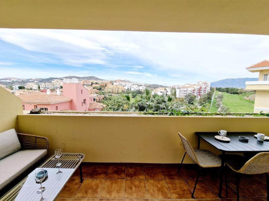 Royal Golf View: 2Br, Pools & Ac Leilighet Sitio de Calahonda Eksteriør bilde