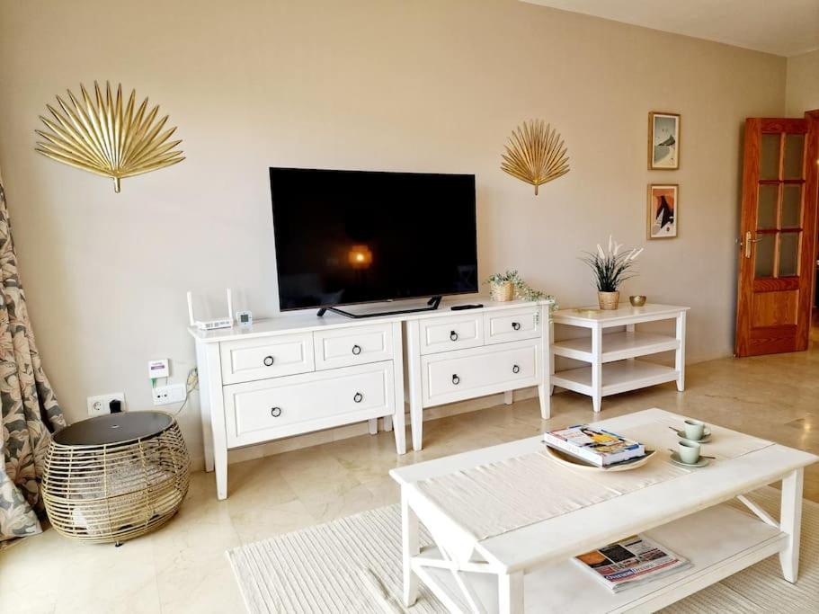 Royal Golf View: 2Br, Pools & Ac Leilighet Sitio de Calahonda Eksteriør bilde
