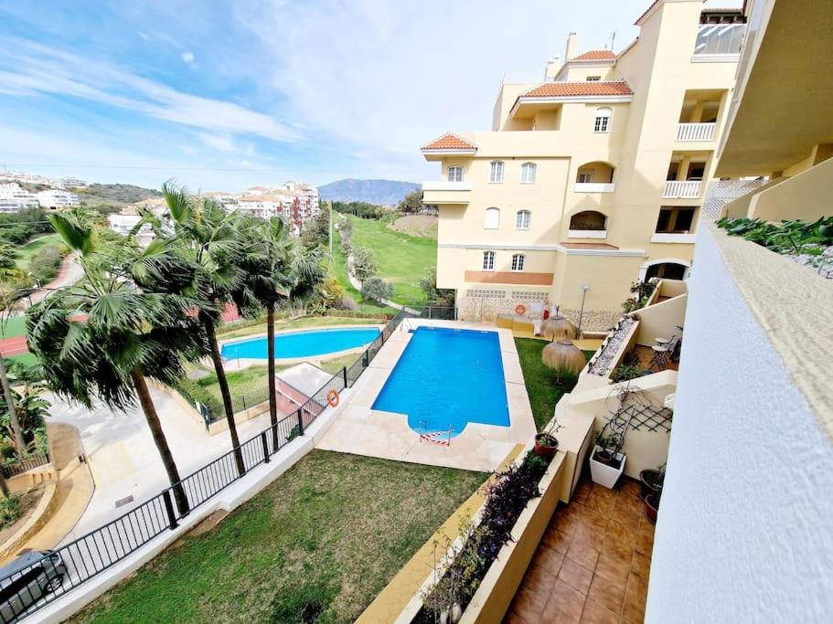 Royal Golf View: 2Br, Pools & Ac Leilighet Sitio de Calahonda Eksteriør bilde