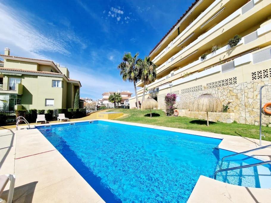 Royal Golf View: 2Br, Pools & Ac Leilighet Sitio de Calahonda Eksteriør bilde