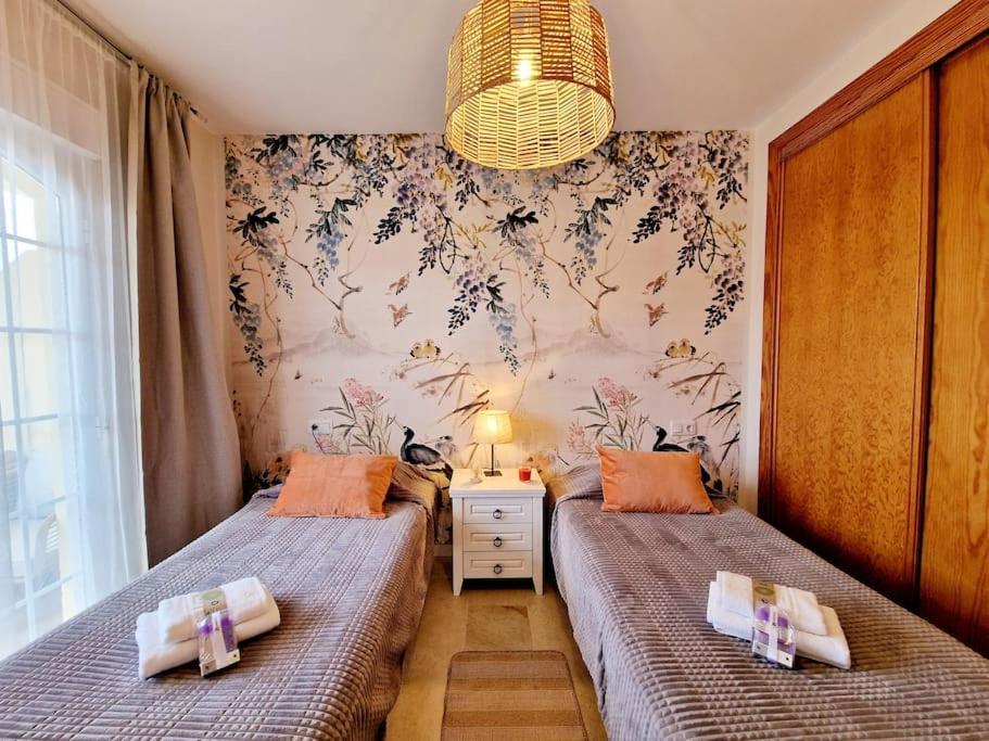 Royal Golf View: 2Br, Pools & Ac Leilighet Sitio de Calahonda Eksteriør bilde